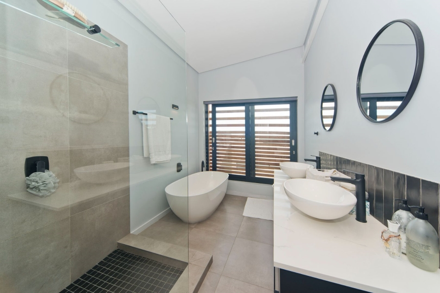 4 Bedroom Property for Sale in Simola Western Cape